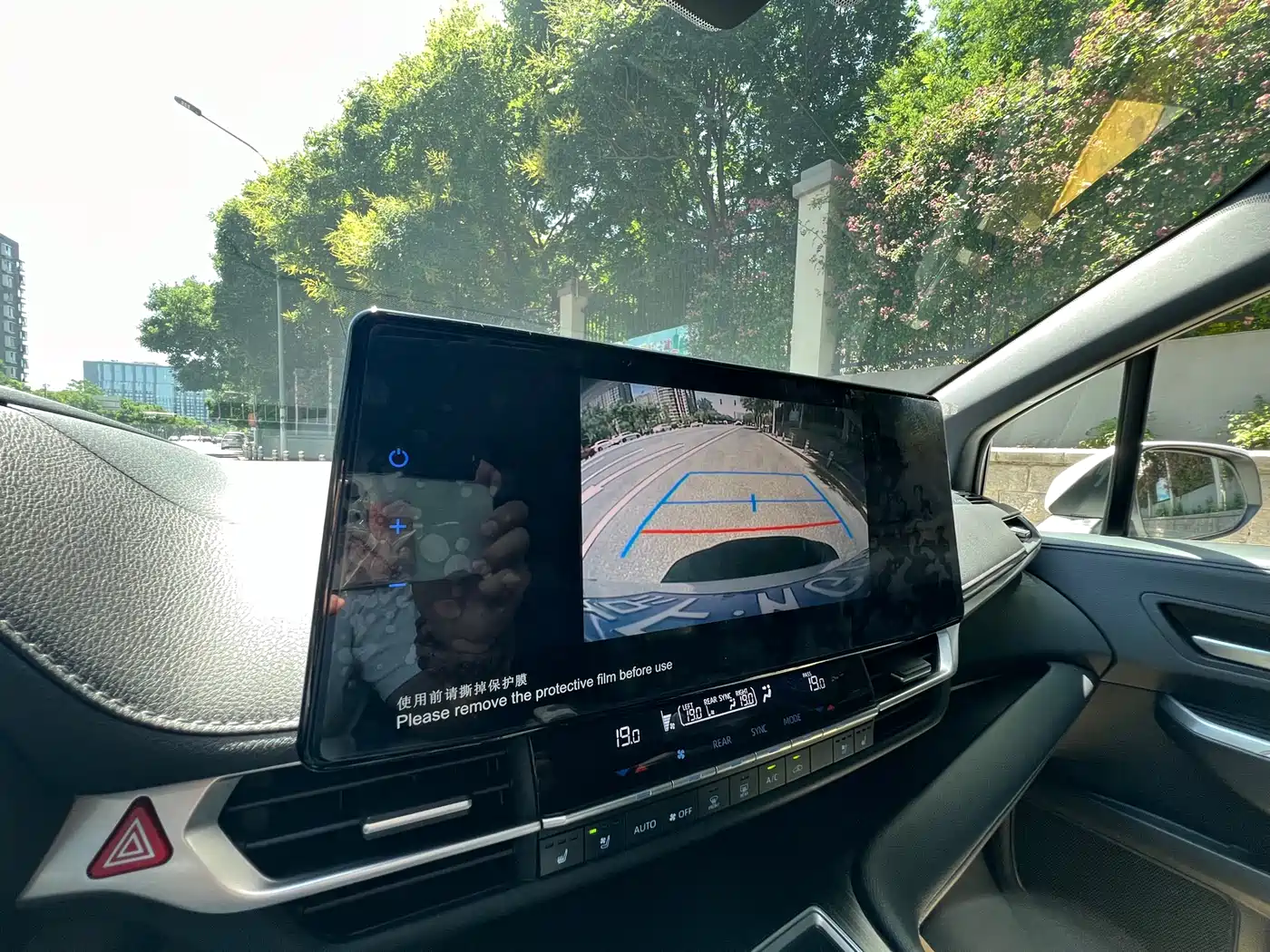 Toyota Sienna 2021 2.5L Hybrid Premium Edition фото 6