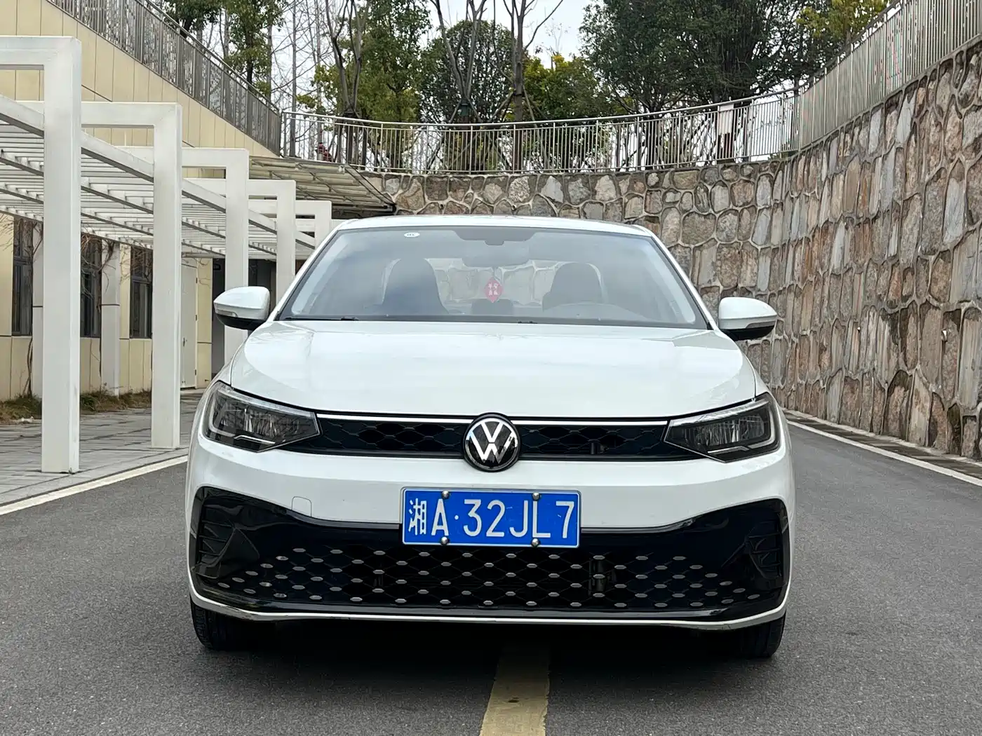 Volkswagen Lavida 2023 New Sharp 1.5L Auto Premium Edition фото 2