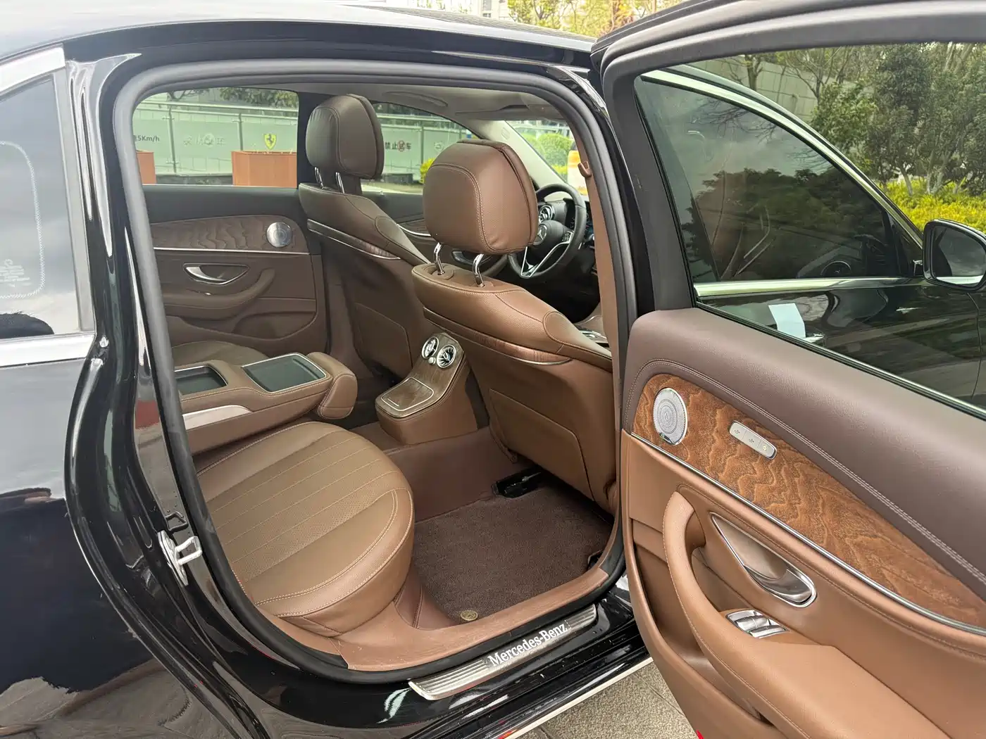 Mercedes-Benz E-Class 2023 E 300 L Fashion фото 43