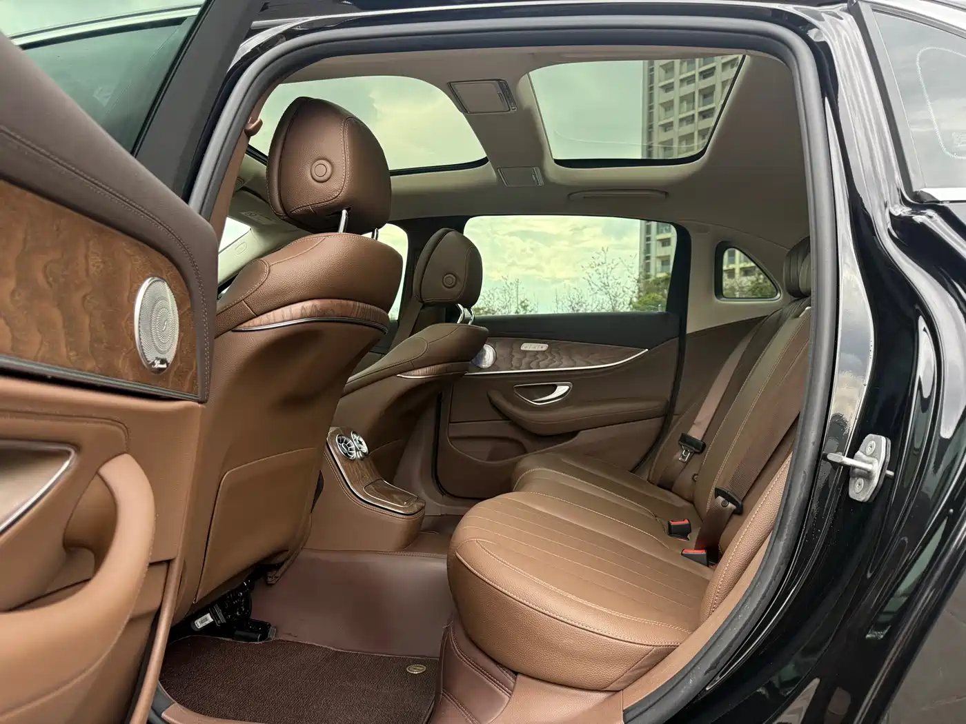 MERCEDES-BENZ E CLASS