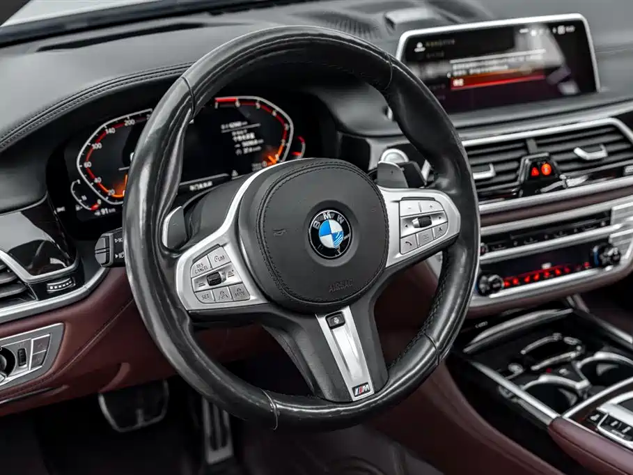 BMW 7 Series 2019 750Li xDrive V8 M Sport Package фото 20