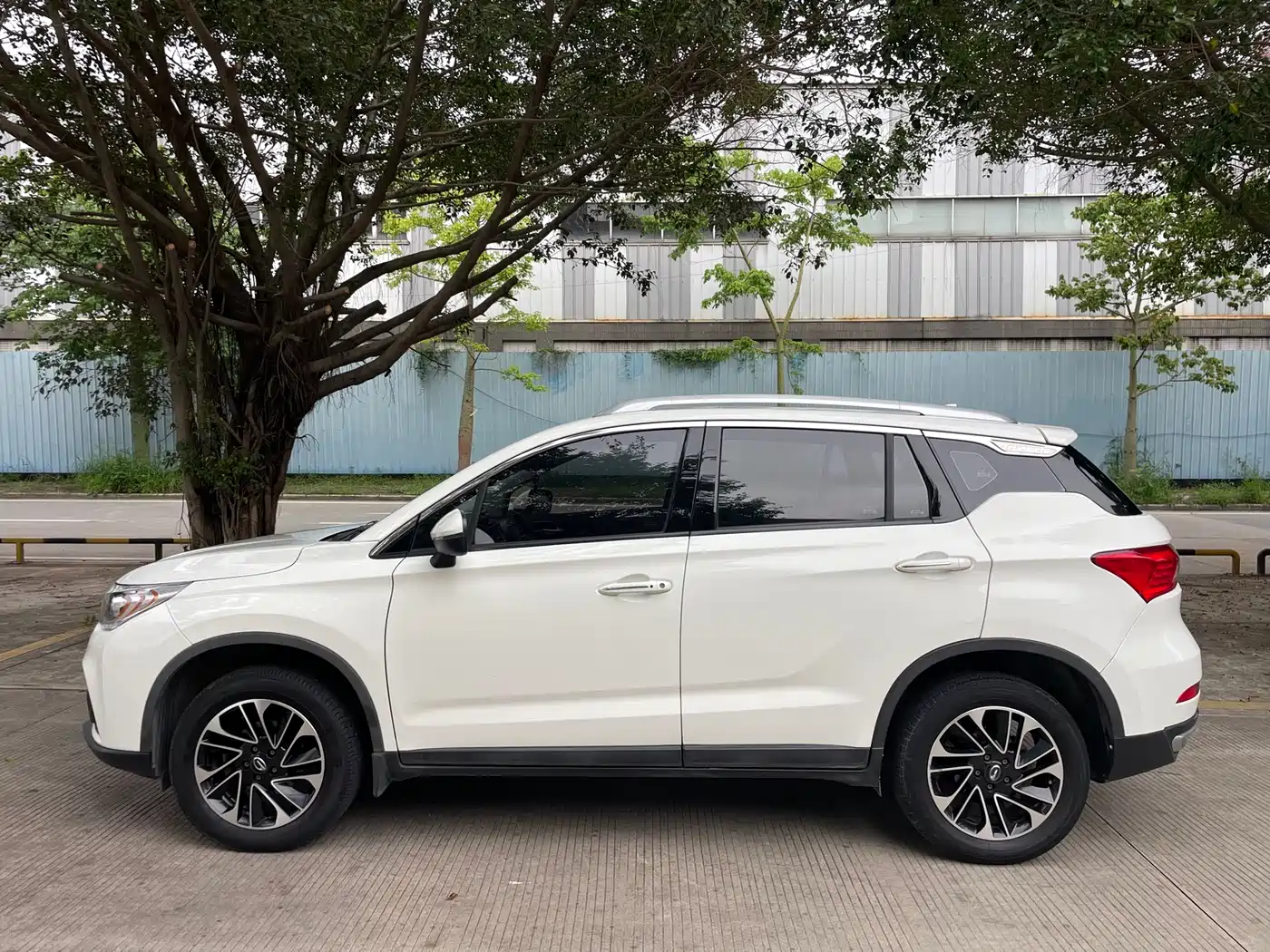 GAC Trumpchi Trumpchi GS4 2017 200T G-DCT 2WD Elite фото 3