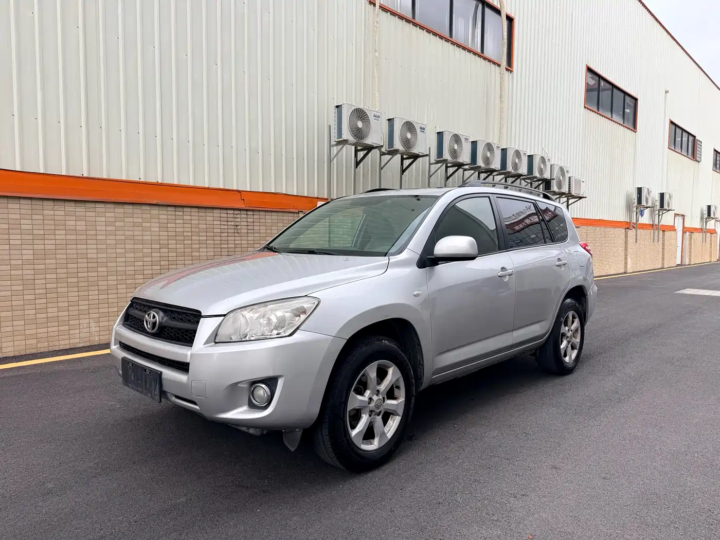 Toyota RAV4 Rongfang 2011 2.0L Automatic Luxury Edition