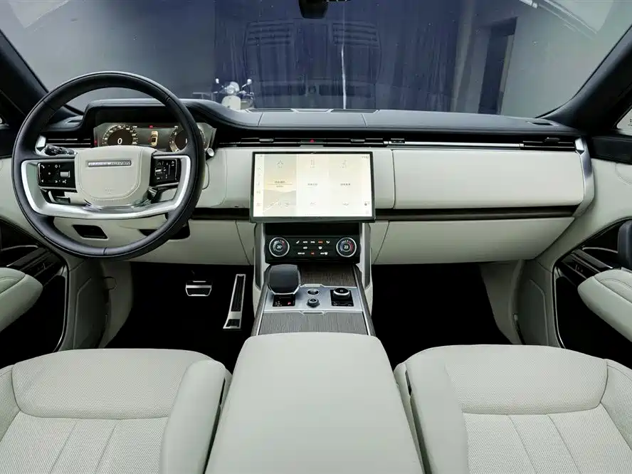 Land Rover Range Rover 2023 3.0 L6 400PS Golden Age 7-Seater Long Wheelbase фото 10