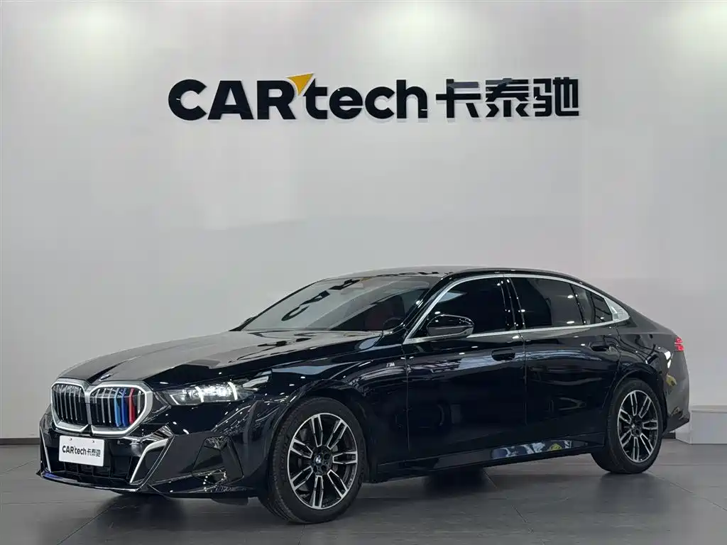 BMW 5 Series 2025 530Li Leading M Sport Package