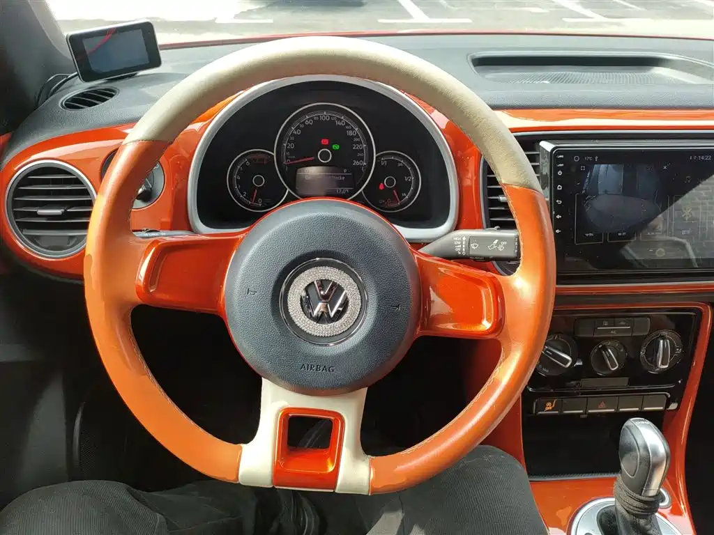 Volkswagen Beetle 2018 180TSI Easy Joy Edition фото 11