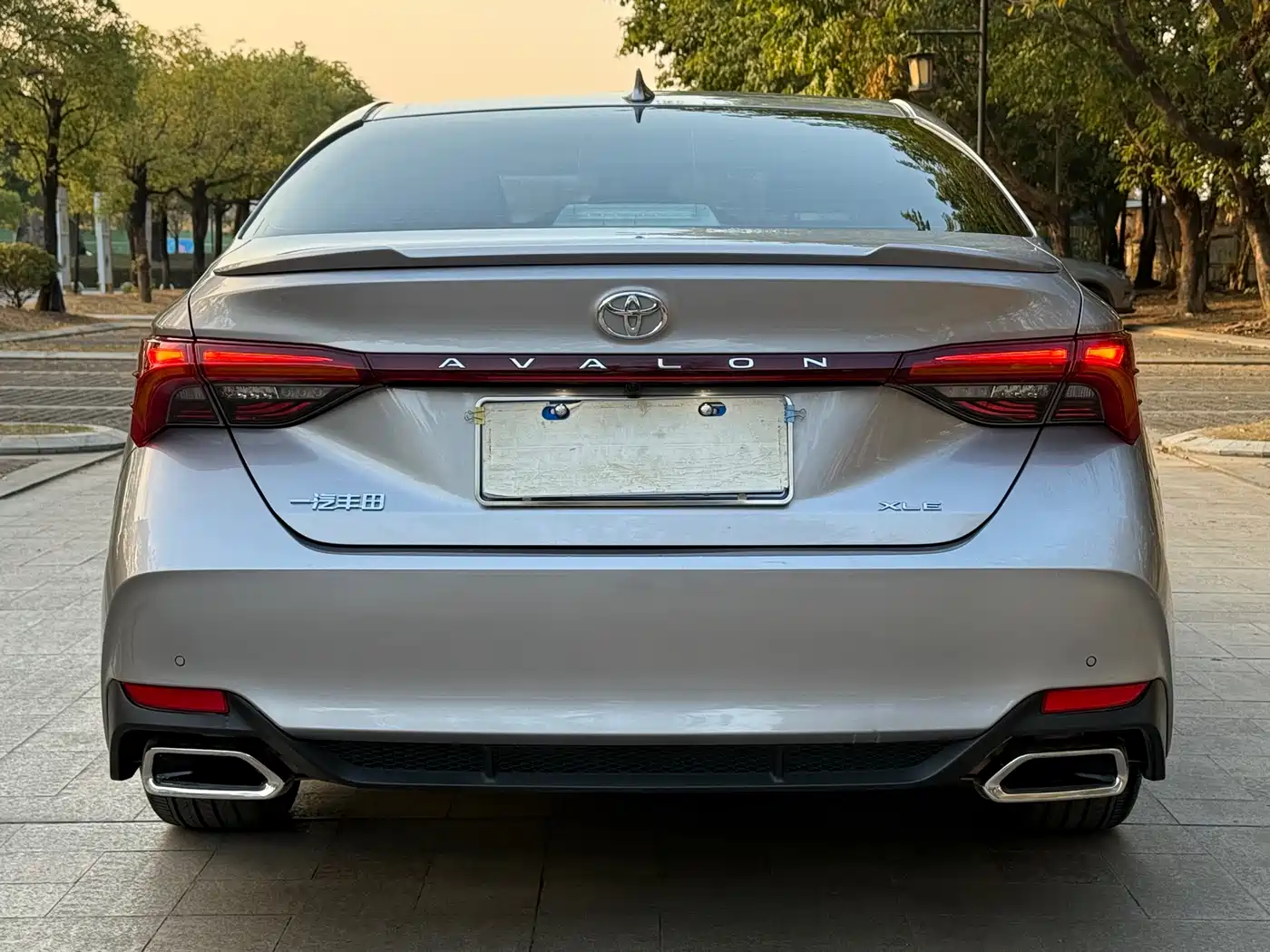 Toyota Avalon 2023 2.0L XLE Premium Edition фото 14