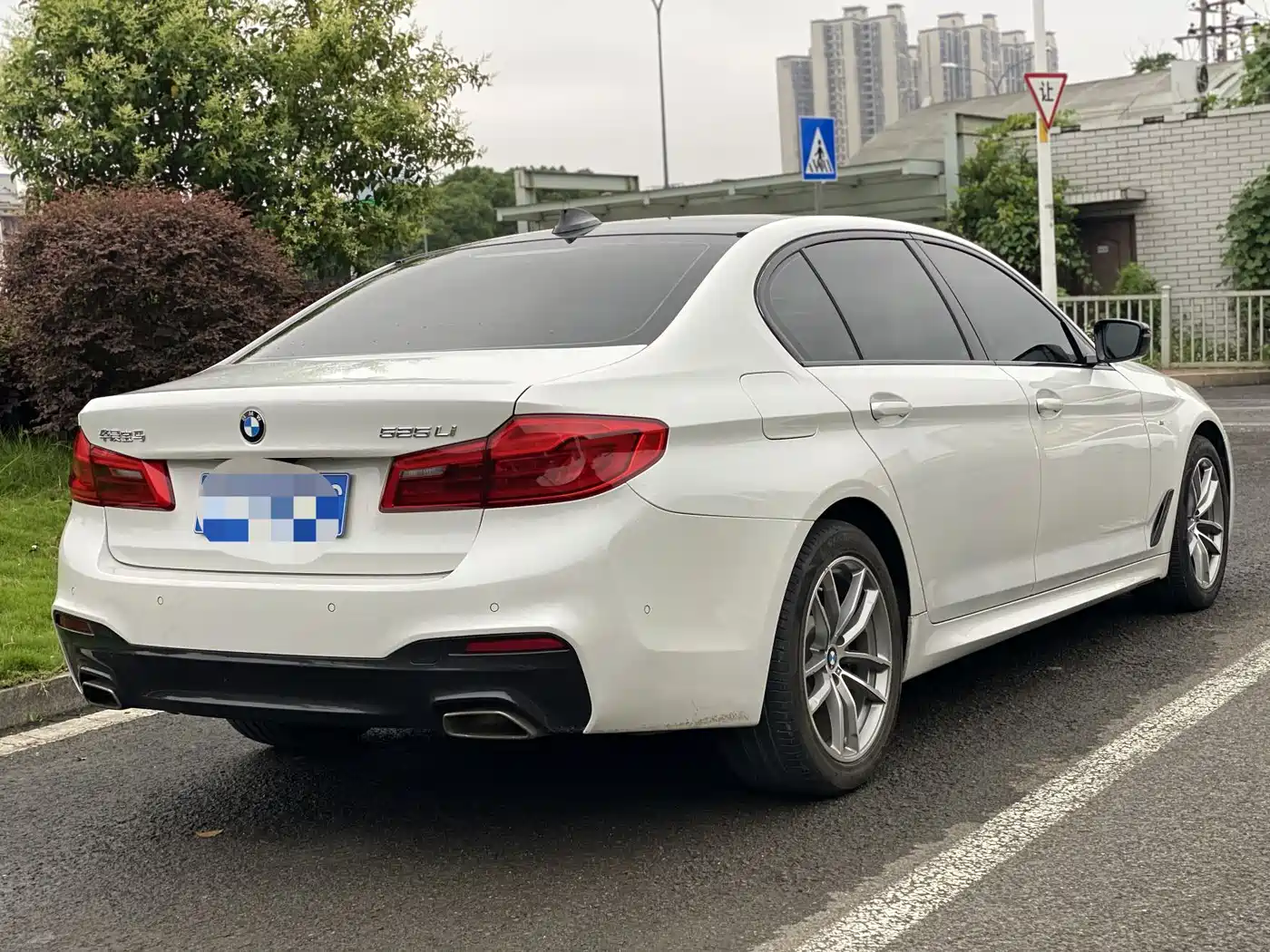 BMW 5 Series 2020 525Li M Sport Package фото 6