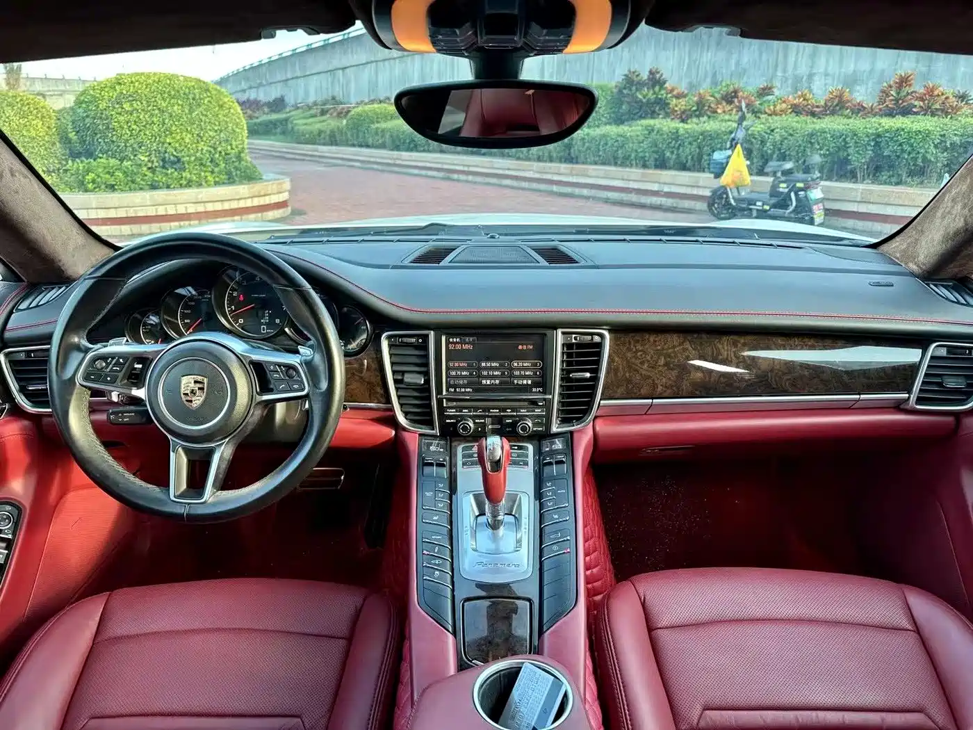 Porsche Panamera 2010 Panamera 4 3.6L фото 6