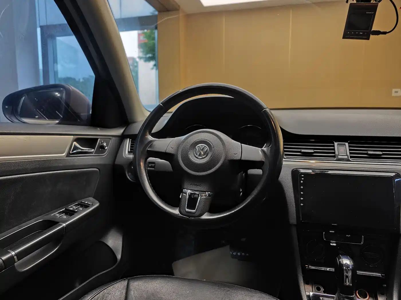 Volkswagen Bora 2015 Quality Edition 1.6L Automatic Fashion фото 14