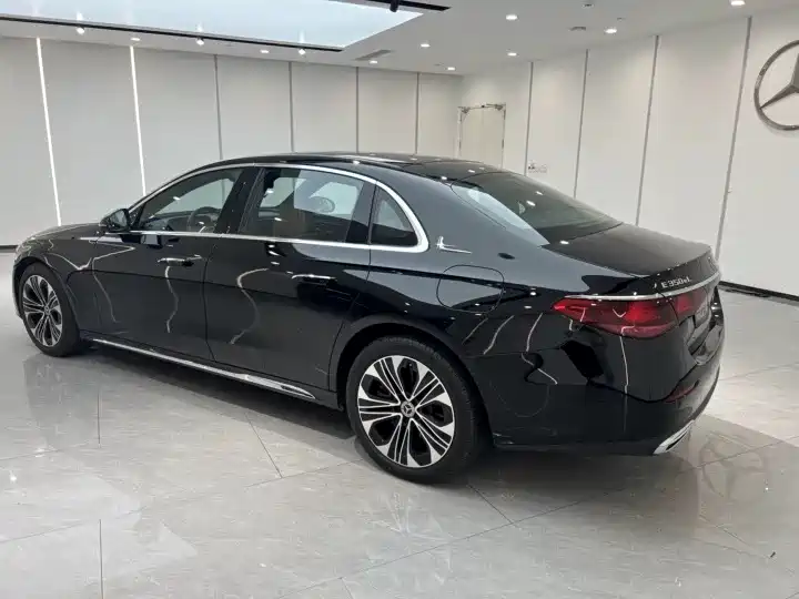 Mercedes-Benz E-Class New Energy 2024 E 350 e L Plug-in Hybrid Sedan фото 15