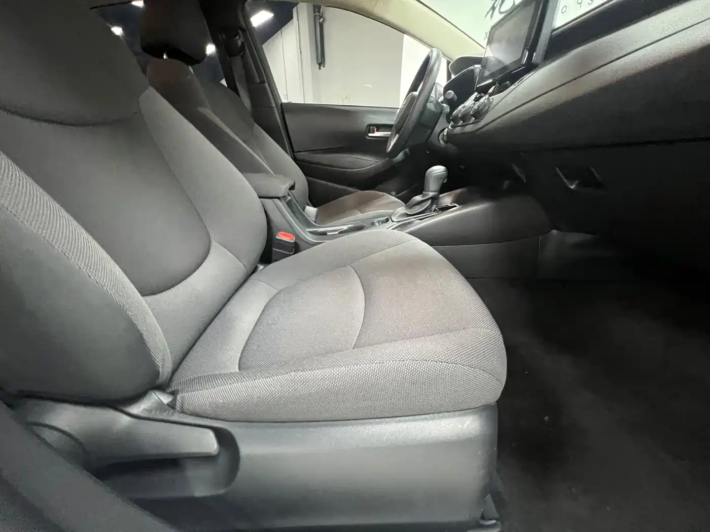 Toyota Corolla 2023 1.5L Pioneer Edition фото 11