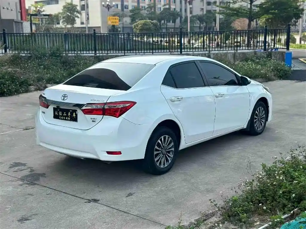 Toyota Corolla 2017 Facelift 1.2T S-CVT GL фото 9
