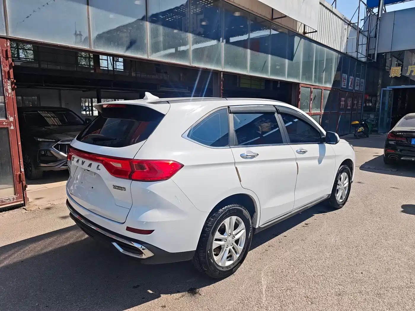 Haval M6 2021 PLUS 1.5T DCT Luxury Smart Connect фото 9