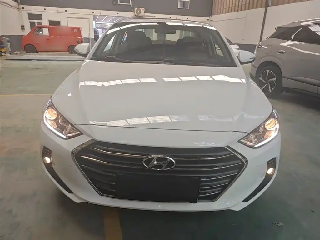 Hyundai Elantra 2016 Model 1.6L Automatic Smart Elite фото 3