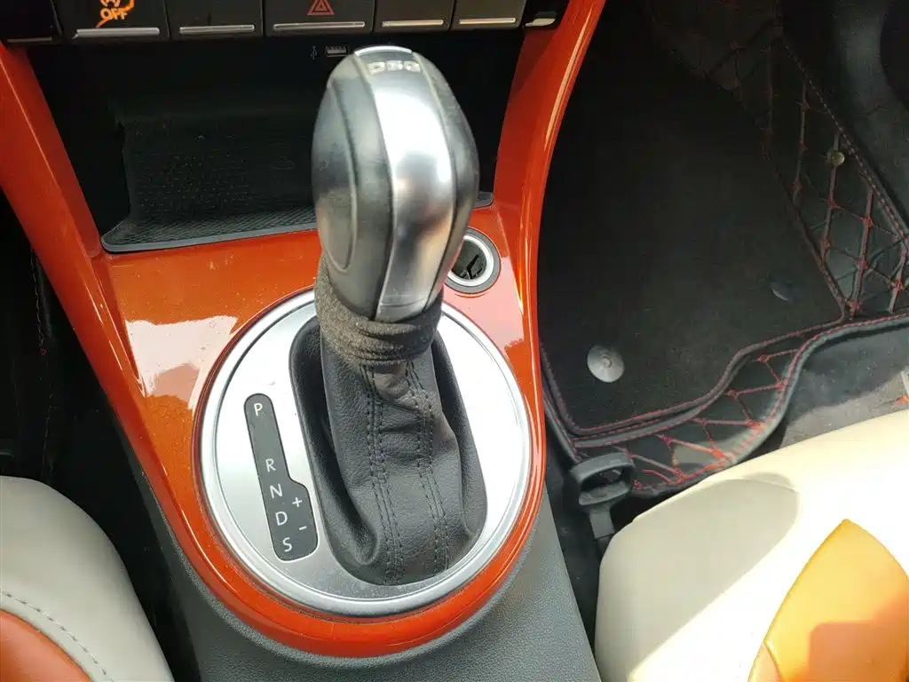 Volkswagen Beetle 2018 180TSI Easy Joy Edition фото 14
