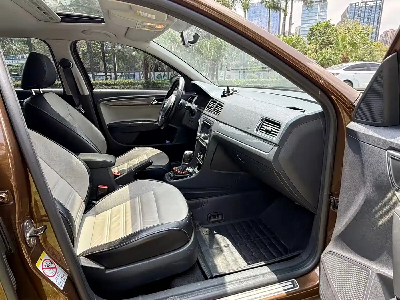Volkswagen Gran Lavida 2014 1.4TSI DSG фото 9