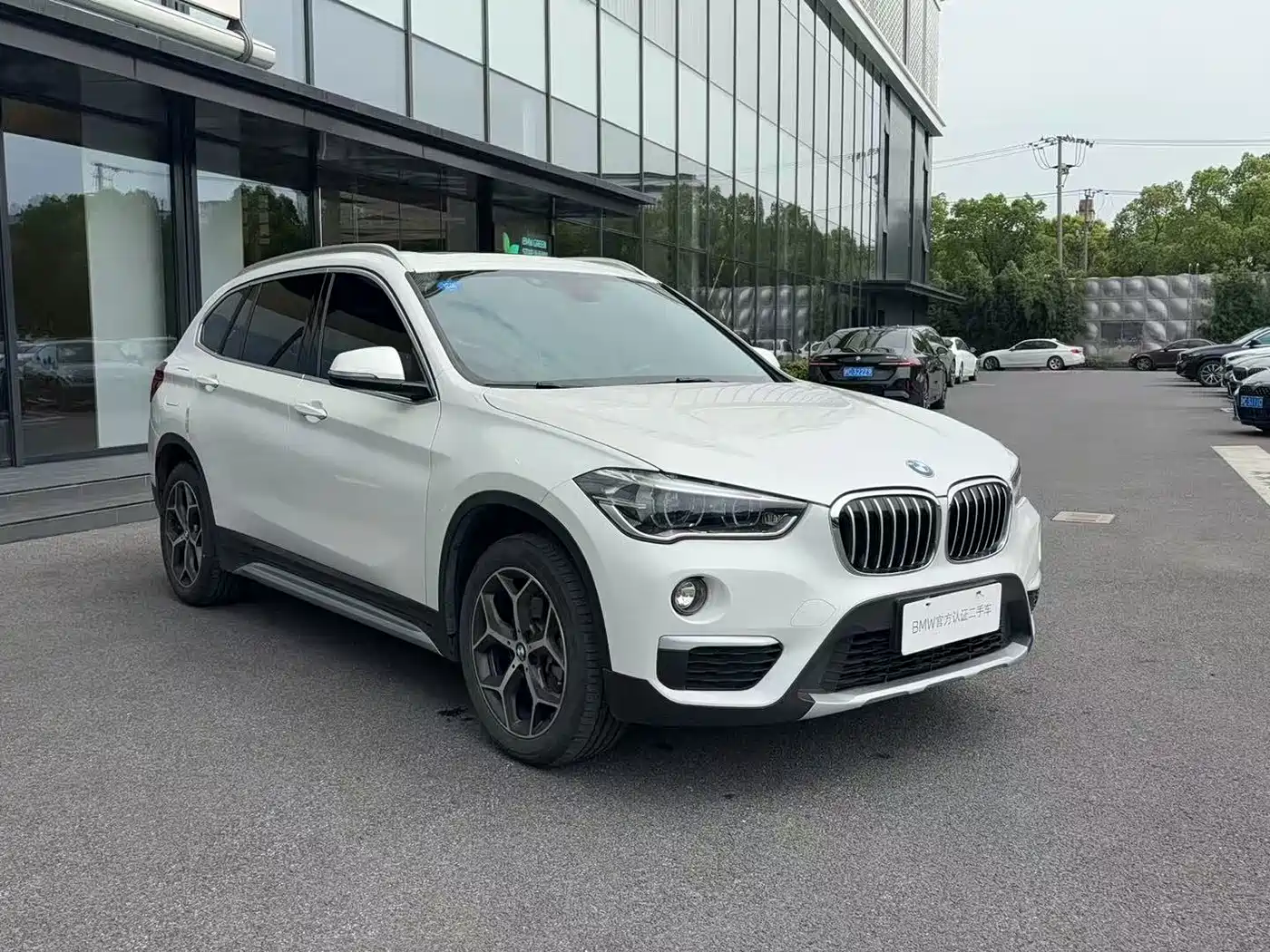 BMW X1 2019 sDrive18Li Premium Model фото 2