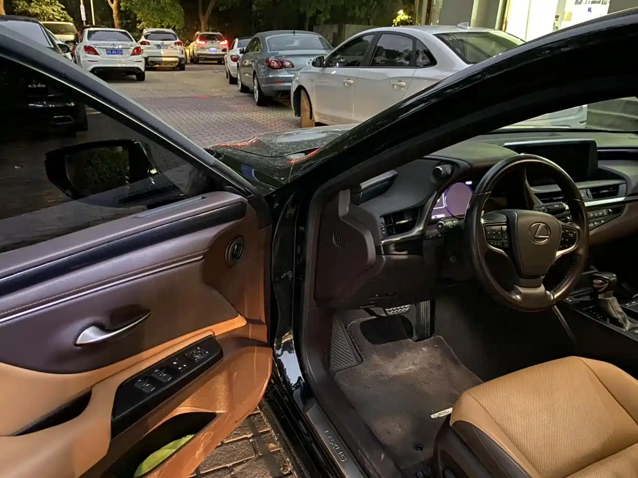 Lexus ES 2020 200 Excellence фото 5