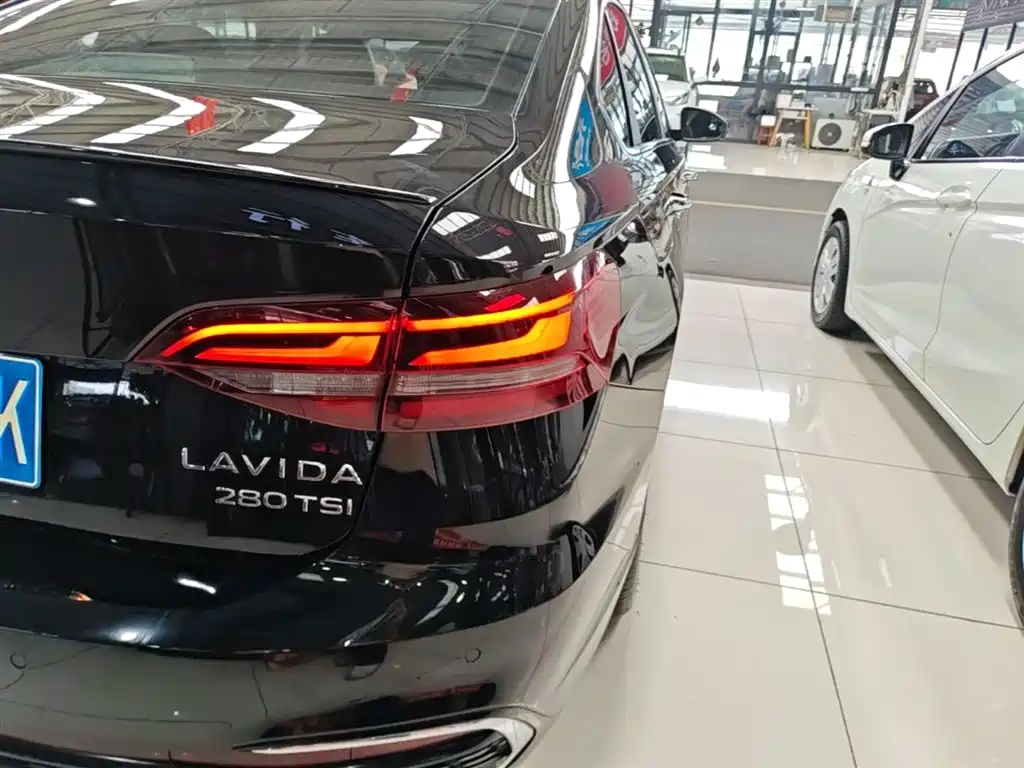 Volkswagen Lavida 2023 280TSI DSG Starlight Comfort Edition фото 8