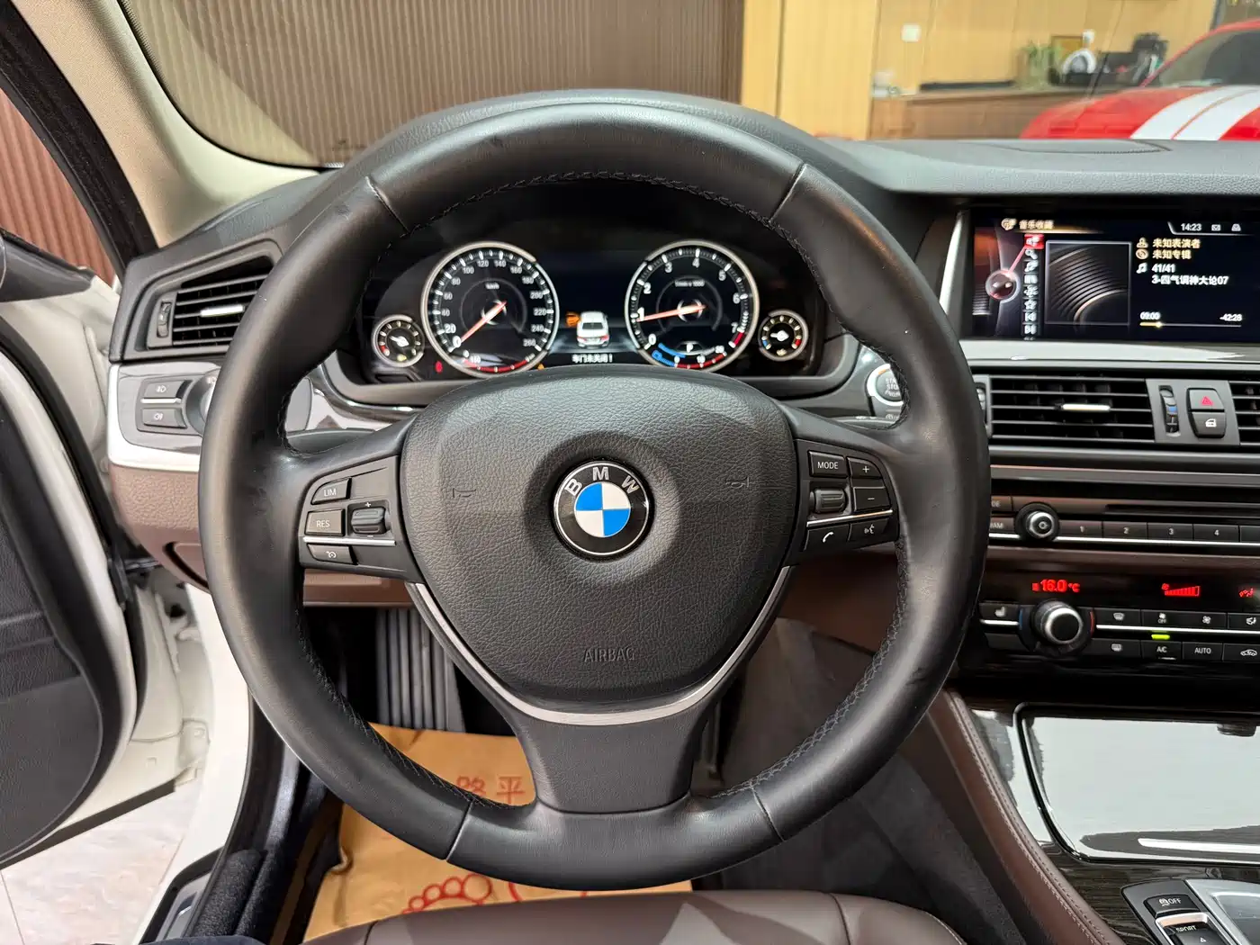 BMW 5 Series 2017 525Li Luxury Design Package фото 15