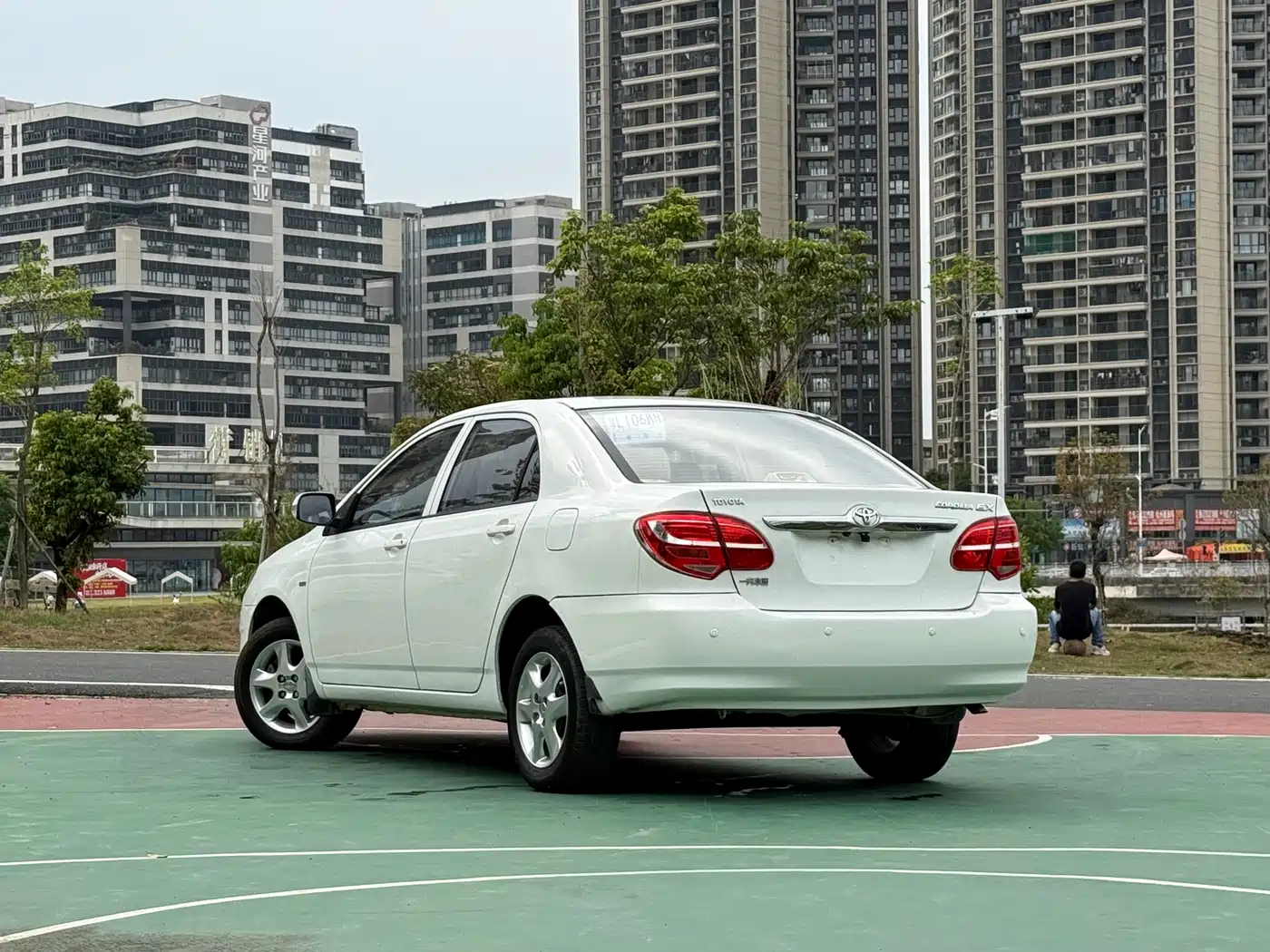 Toyota Corolla 2013 1.6L Automatic Luxury фото 3