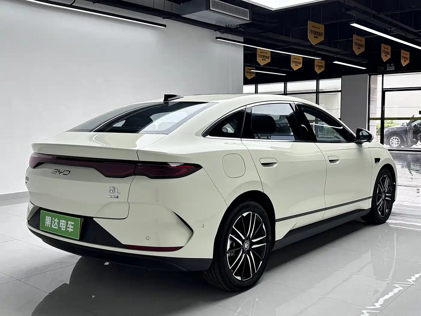 BYD Qin L 2025 Model EV 545KM Excellence Edition фото 5