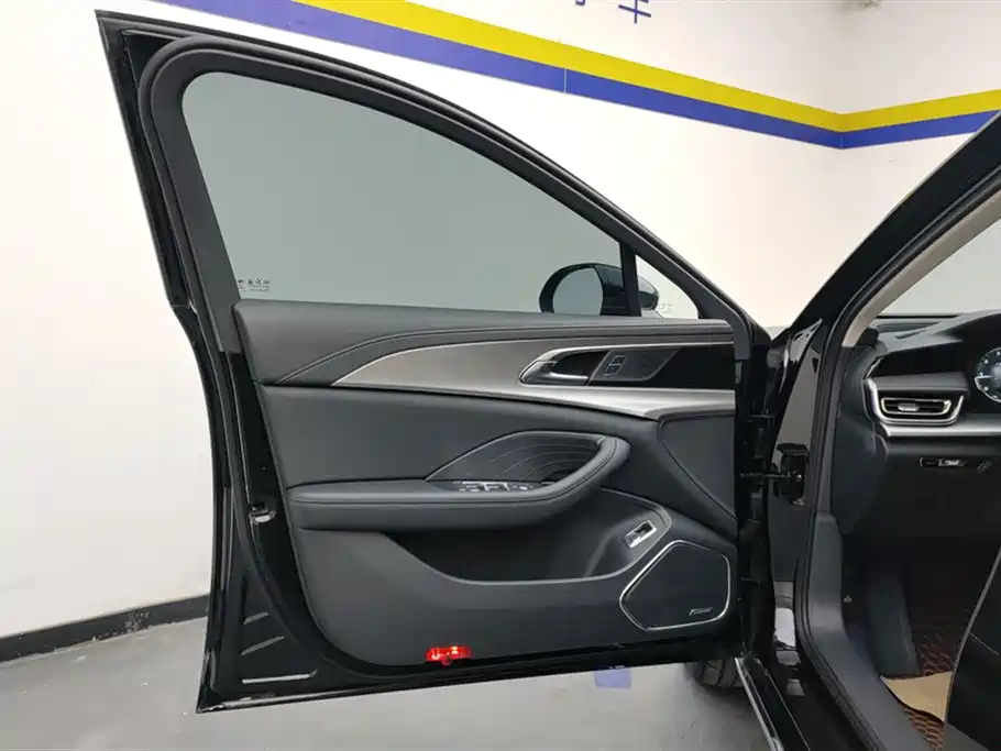 Hongqi H5 2024 2.0T Automatic Smart Connect Flag Enjoy Edition фото 7
