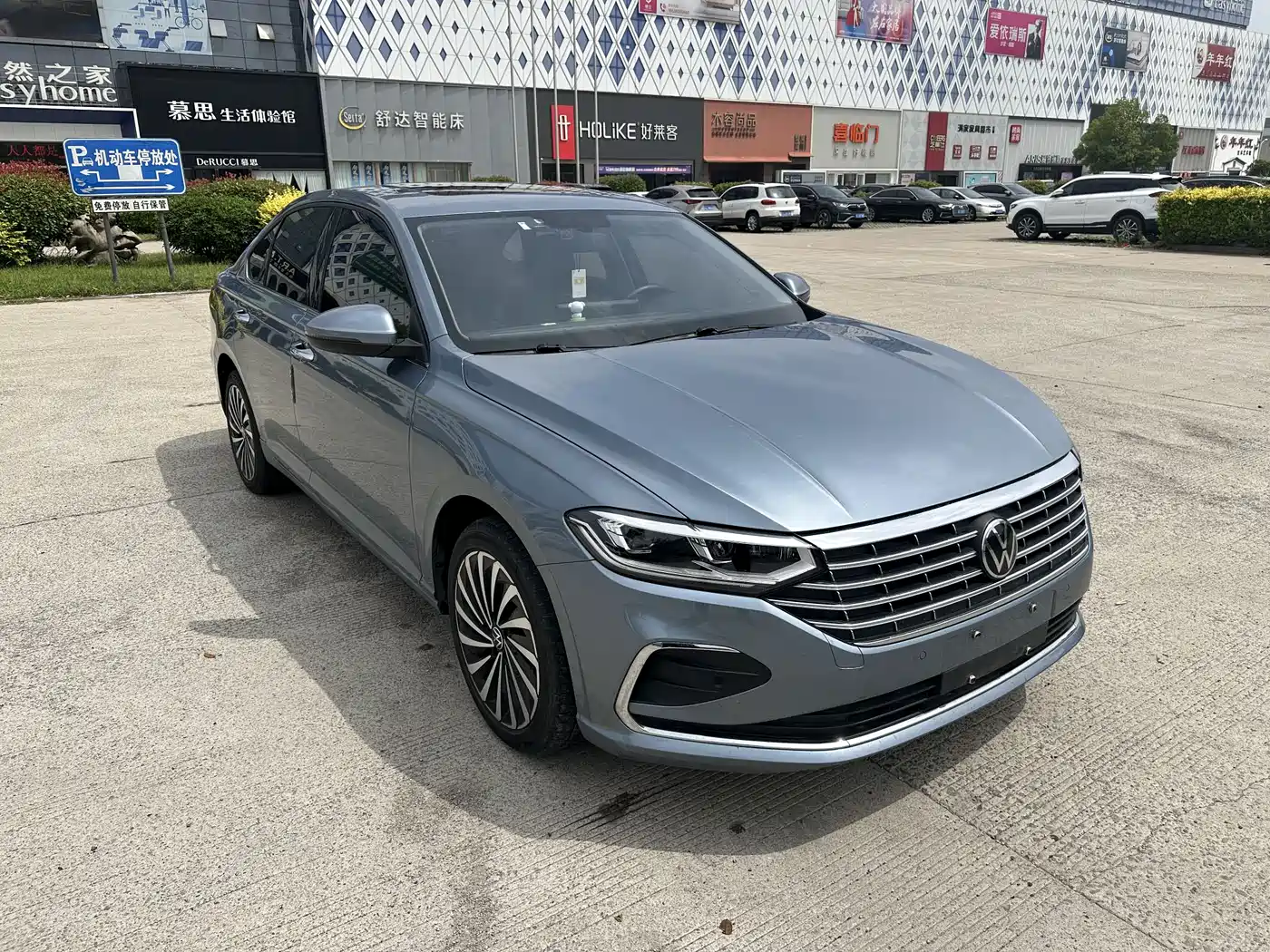 Volkswagen Lavida 2023 Model 280TSI DSG Eternal Edition фото 7