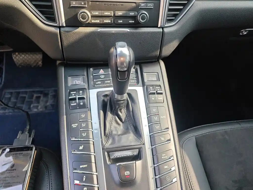 Porsche Macan 2017 Macan 2.0T фото 14