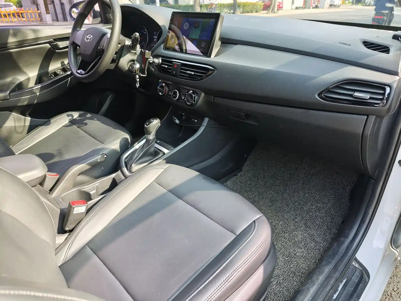Hyundai Elantra 2020 1.6L Auto GL Pleasing Edition фото 12