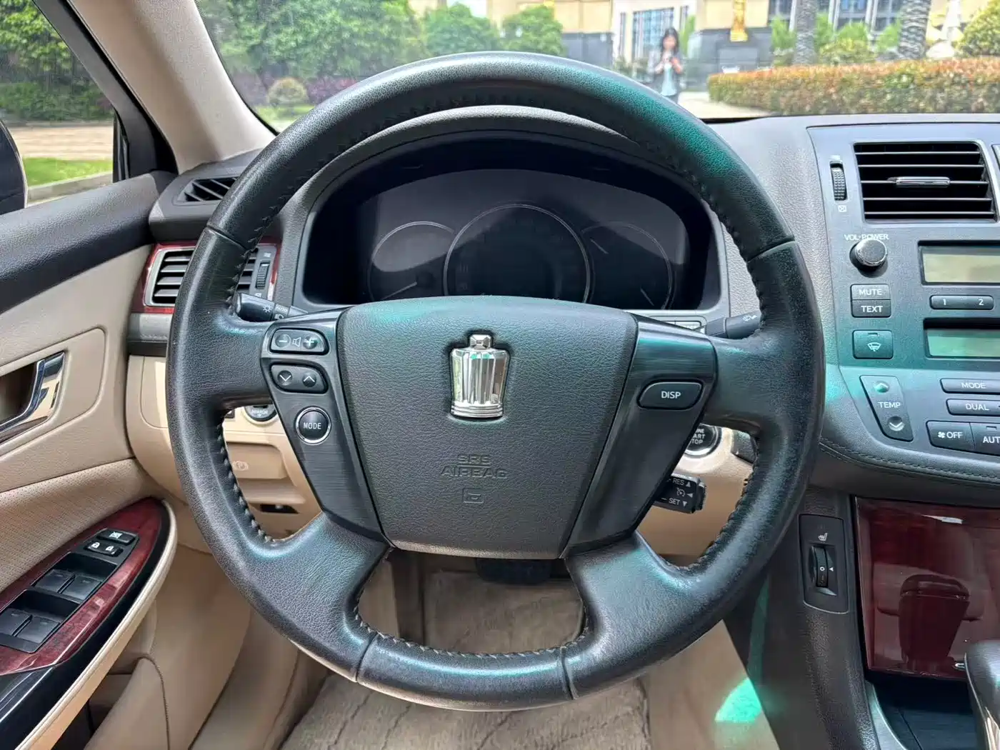 Toyota Crown 2011 2.5L Royal Leather Sunroof Special Edition фото 10