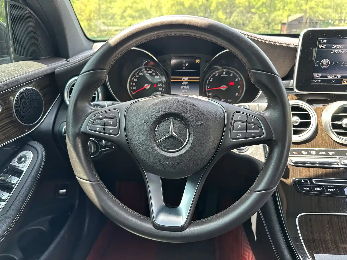 Mercedes-Benz GLC 2017 GLC 260 4MATIC Dynamic фото 19