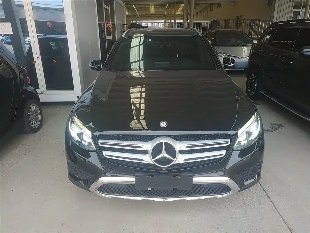 Mercedes-Benz GLC 2016 GLC 300 4MATIC Dynamic фото 3