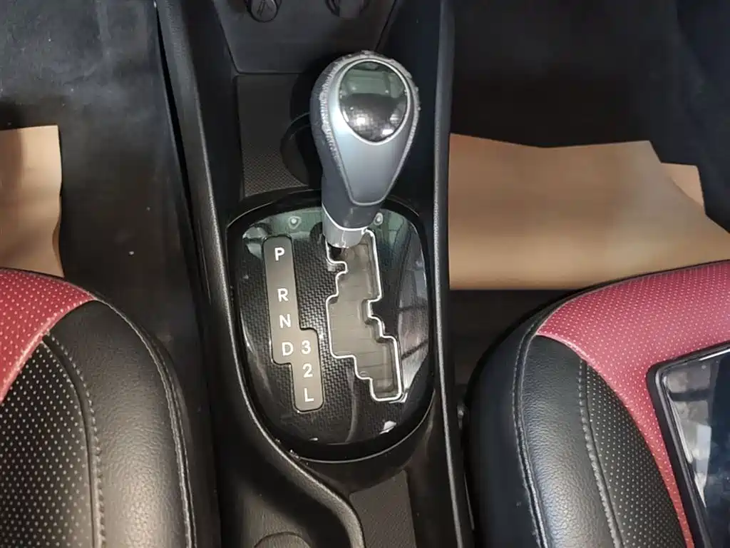 Kia K2 2015 Hatchback 1.4L AT GLS Cool Edition фото 14