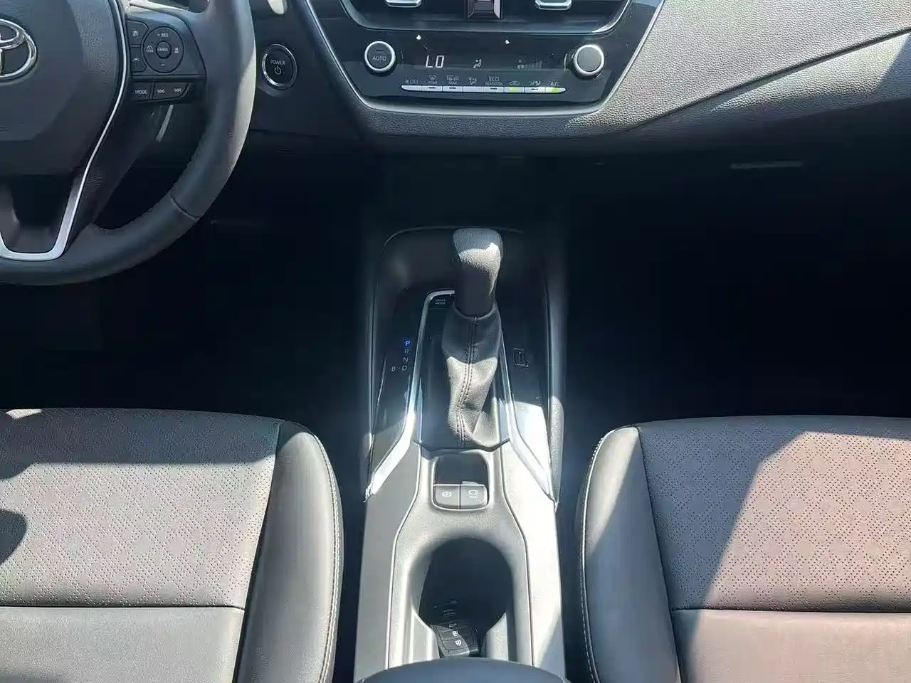 Toyota Corolla 2024 Model 1.8L Smart Hybrid Elite Edition фото 8