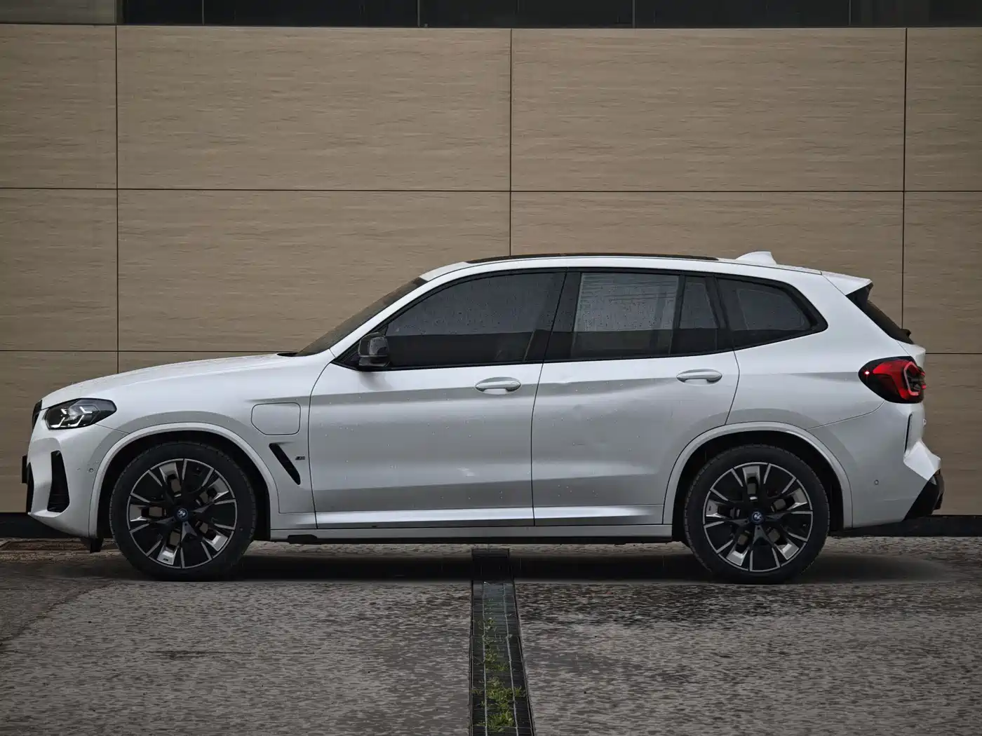 BMW iX3 2024 Innovation Leader фото 3