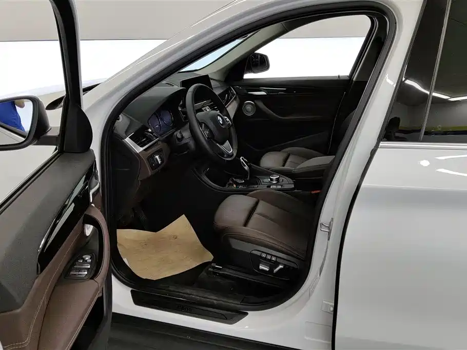 BMW X1 2021 sDrive20Li Fashion фото 9