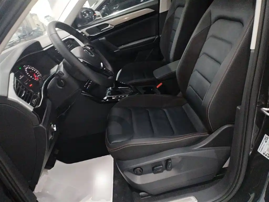 Volkswagen Tayron 2021 330TSI 2WD Luxury Smart Connect Edition фото 15