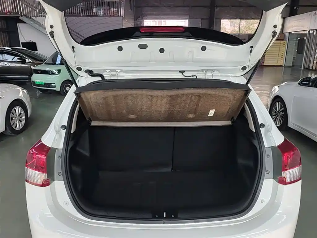 Kia K2 2015 Hatchback 1.4L AT GLS Cool Edition фото 19