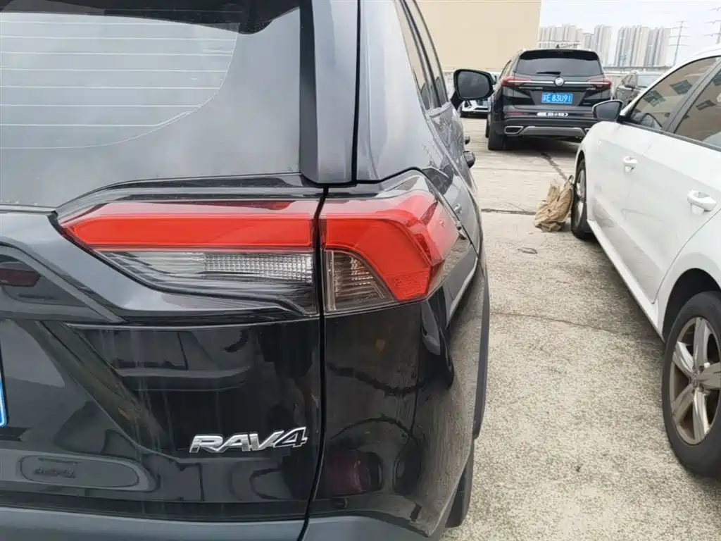 Toyota RAV4 Rongfang 2021 2.0L CVT 2WD Trend фото 8