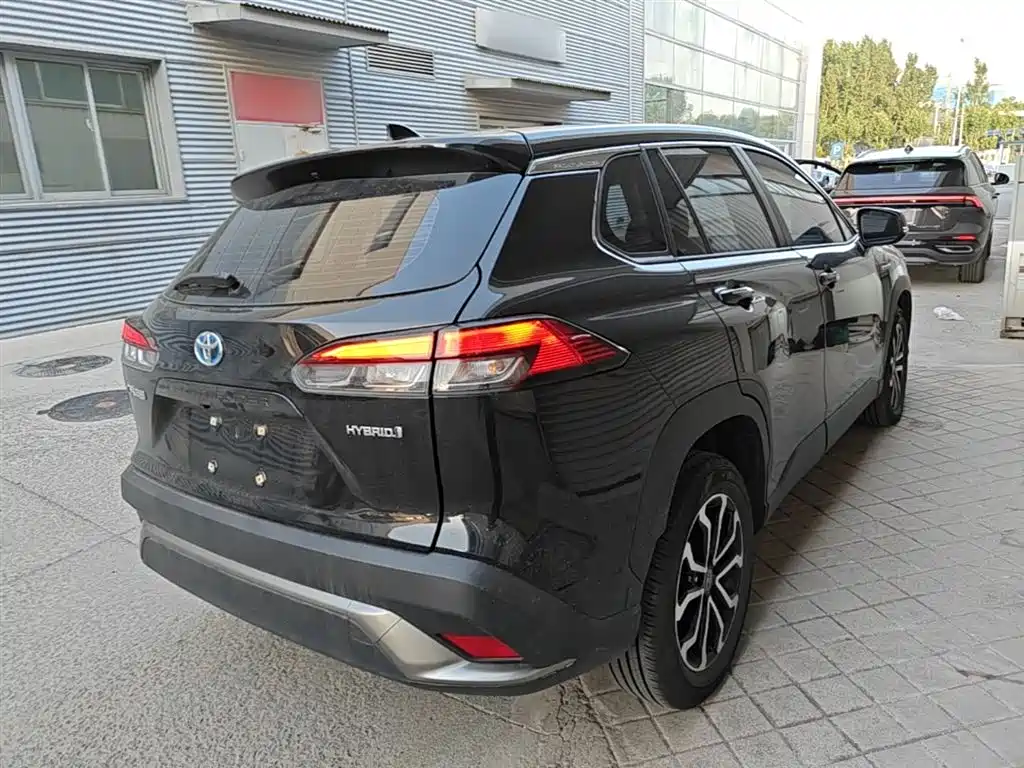 Toyota Frontlander 2023 2.0L Smart Hybrid Dual Engine Luxury Edition фото 7