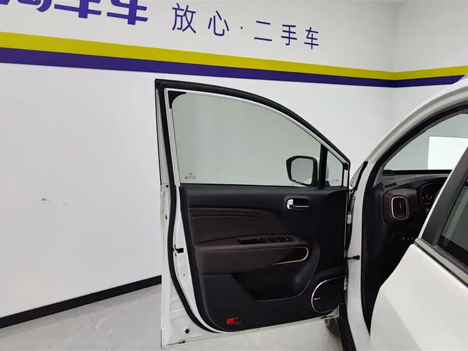 GAC Trumpchi Trumpchi GS3 2017 150N Automatic Elite фото 7