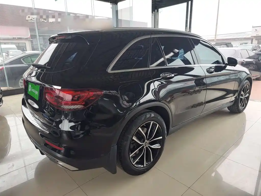 MERCEDES-BENZ GLC