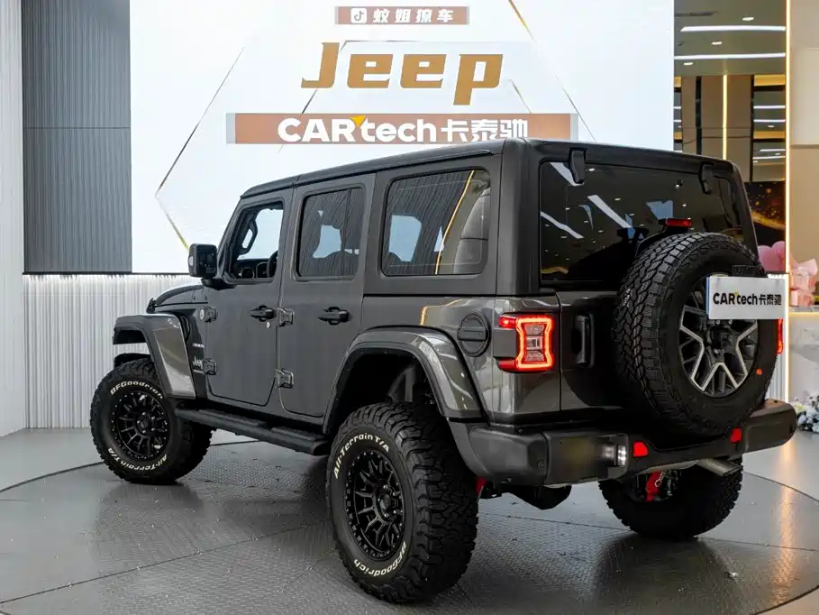 Jeep Wrangler 2025 2024 Model 2.0T Sahara Four-Door Version
