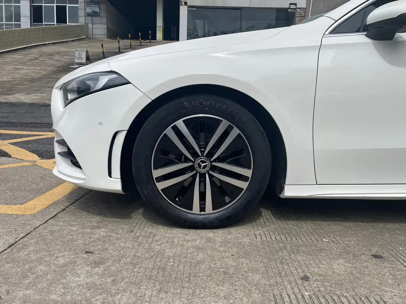 Mercedes-Benz A-Class 2019 A 180 L Sport Sedan фото 17
