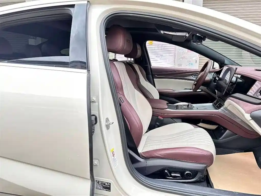 BYD Seal 2023 DM-i 1.5T 121km Premium фото 11