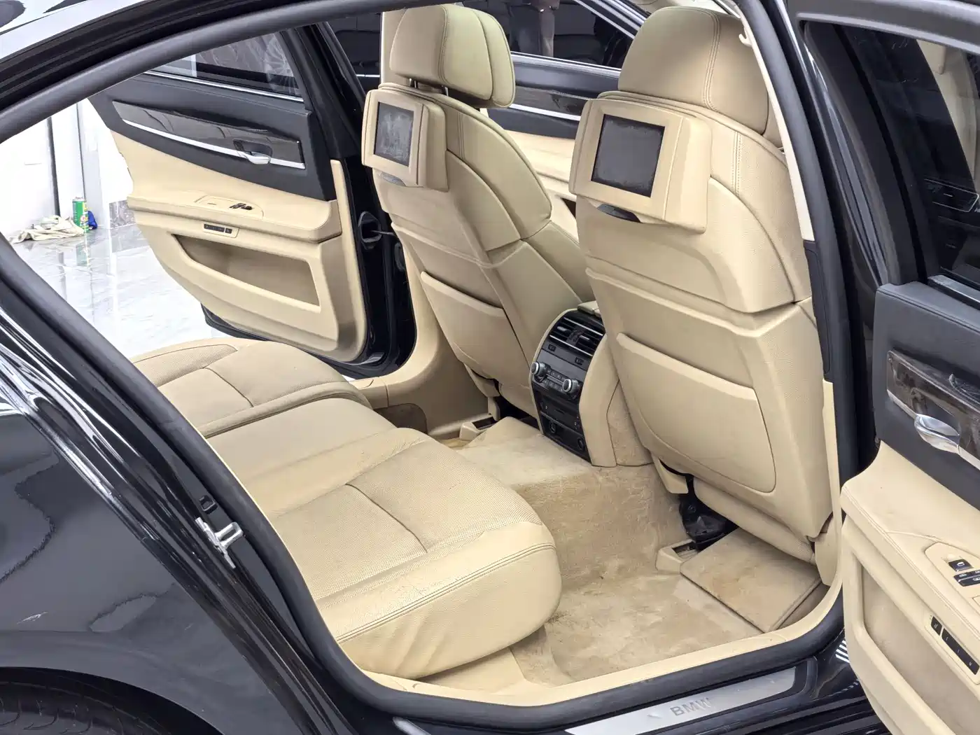 BMW 7 Series 2009 730Li Luxury фото 12