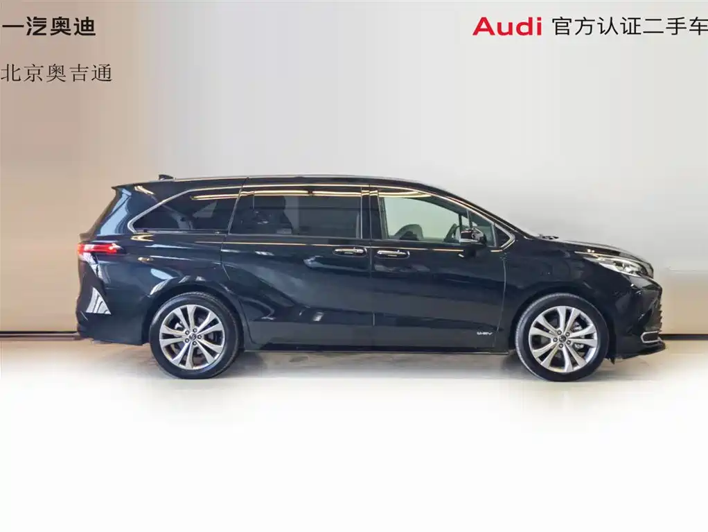 Toyota Sienna 2024 2.5L Hybrid Ultimate Premium Edition фото 2