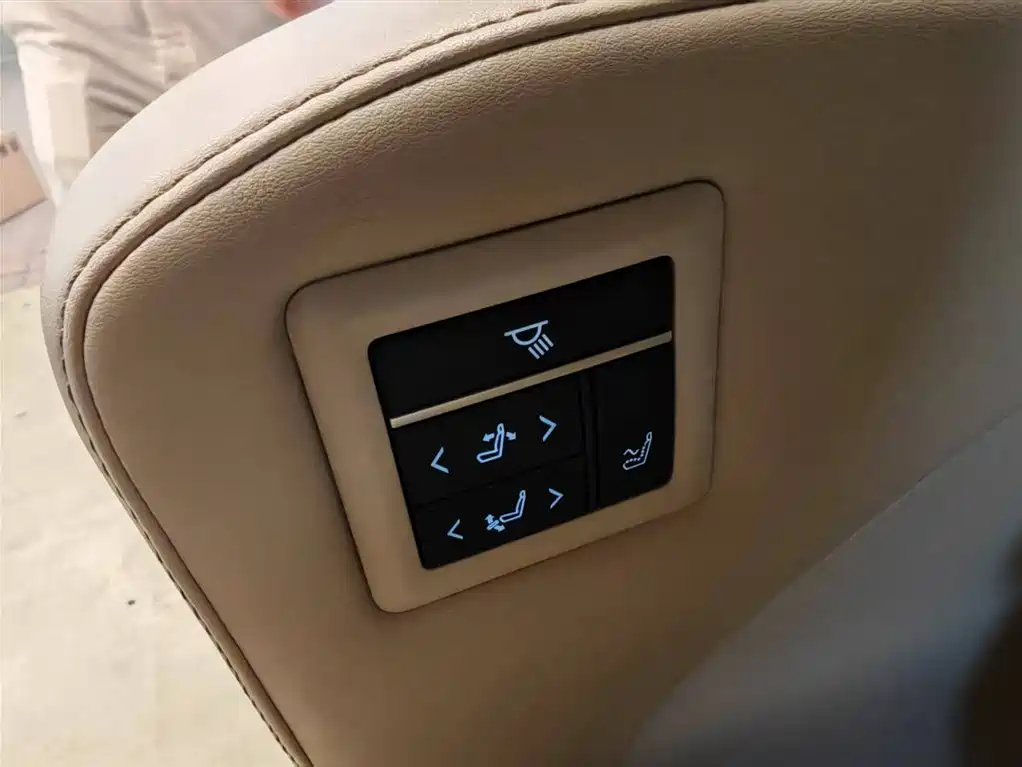 Toyota Sienna 2024 2.5L Hybrid Ultimate Premium Edition фото 15